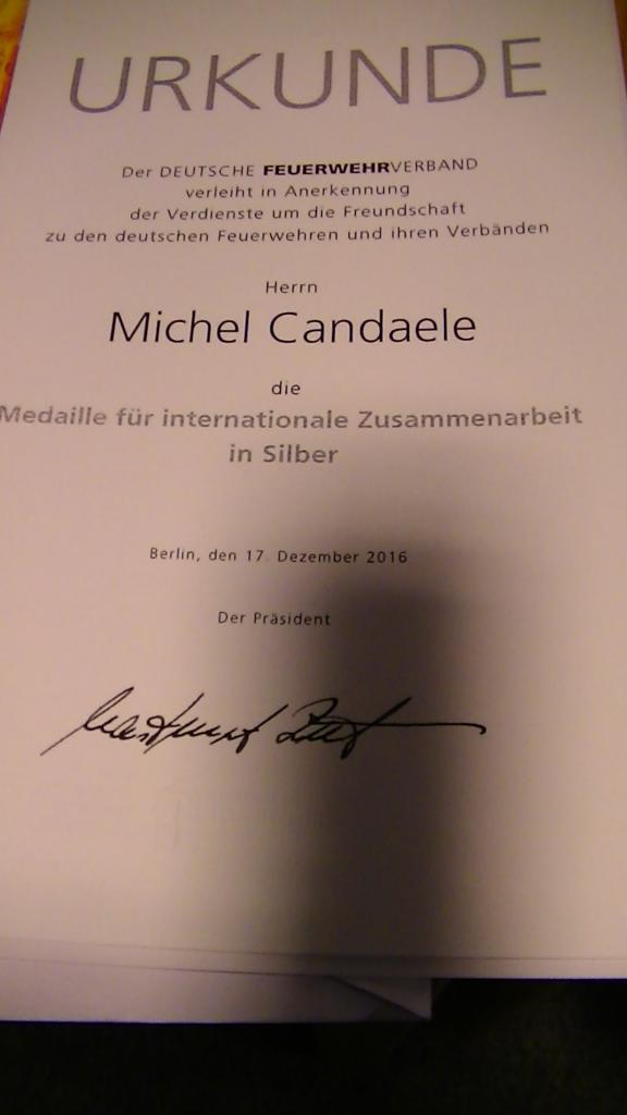 Remise médaille de la coopération internationale à M Candaele à Landshut