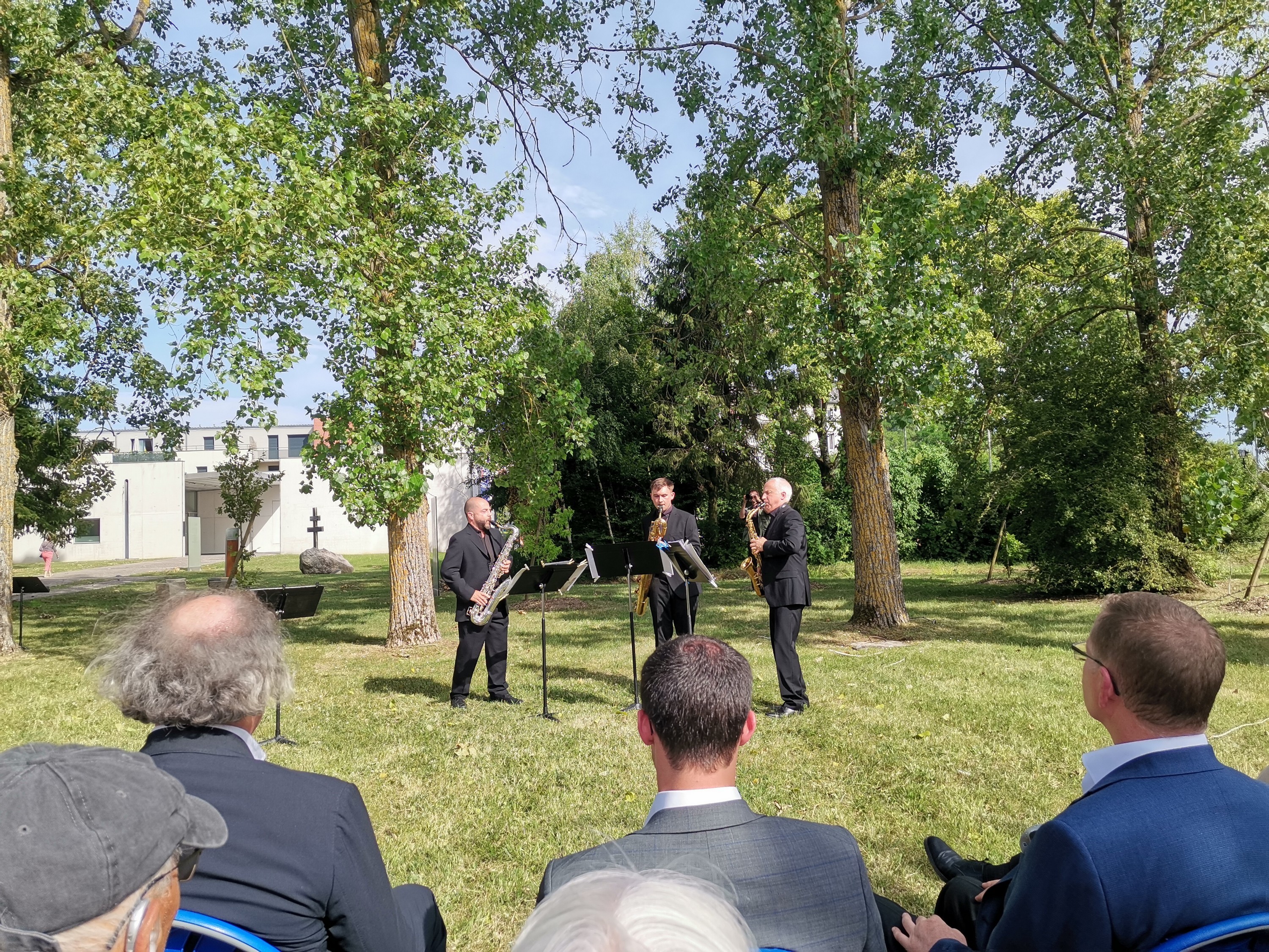 Musiciens de Baden Baden au mémorial de l internement