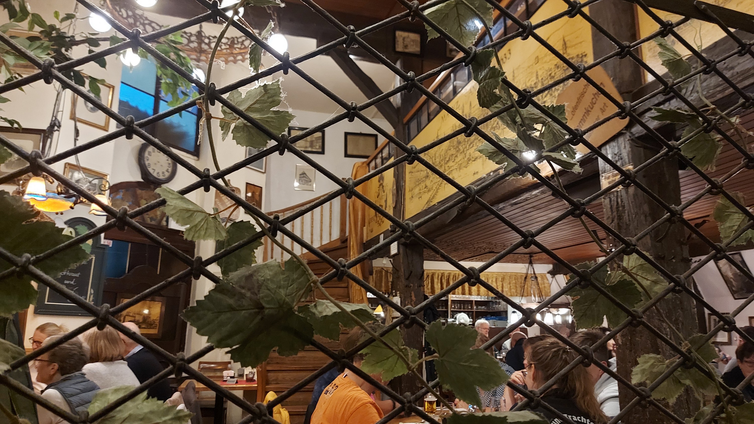 Der Restaurant ist im typischen altdeutschen Stil 