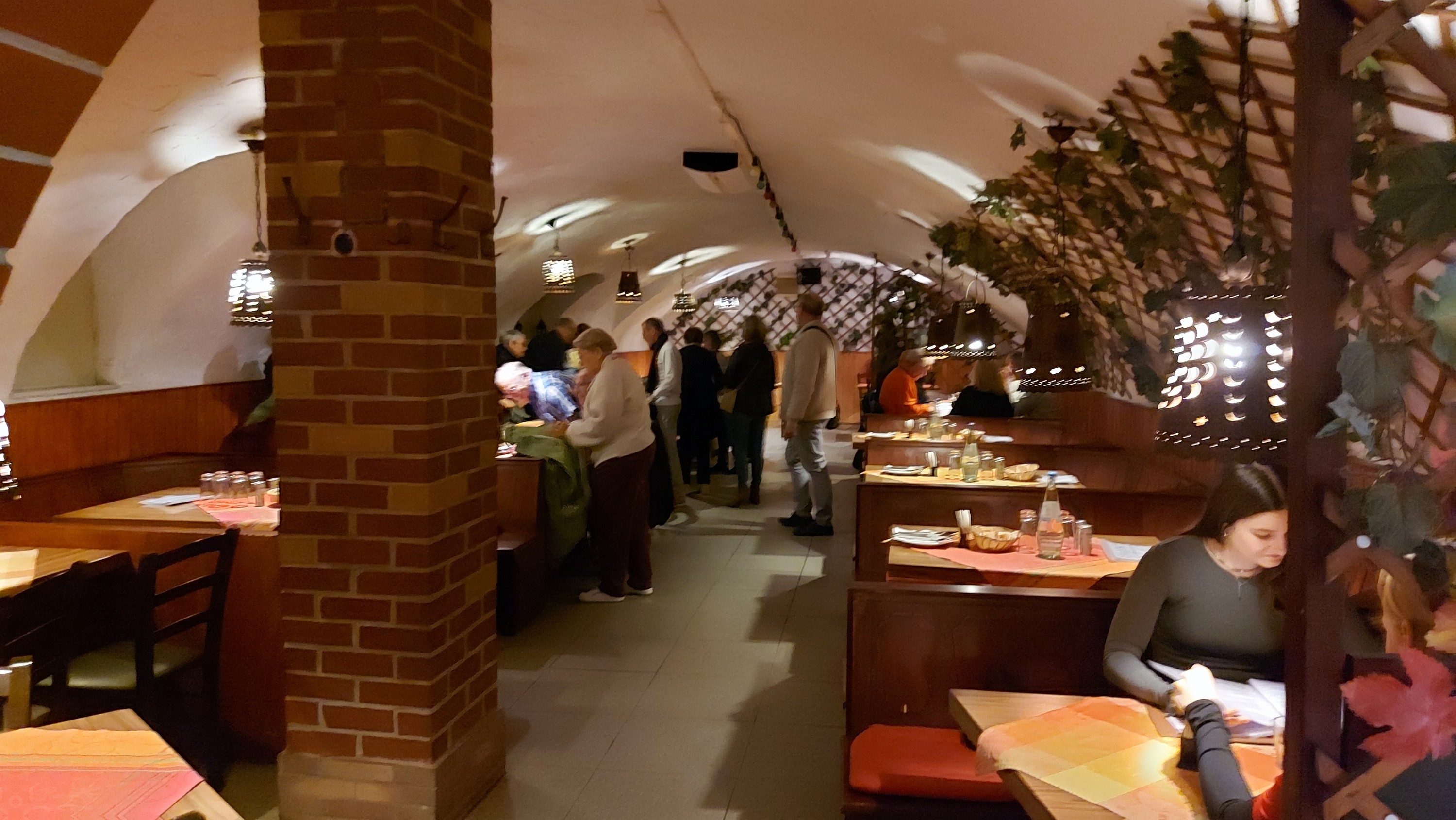 Der Restaurant ist im typischen altdeutschen Stil 