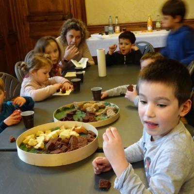 28 mars 2018 Les enfants fêtent Pâques