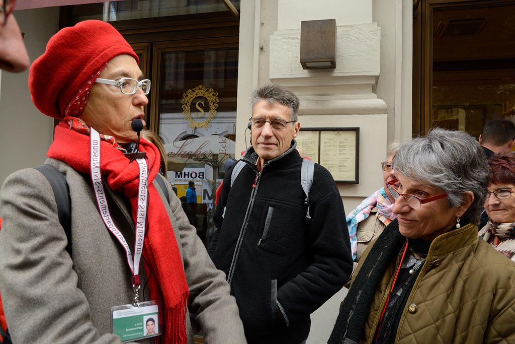 Devant l'Hotel Sacher