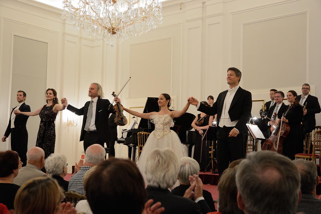 Final des chanteurs, des danseurs et des musiciens