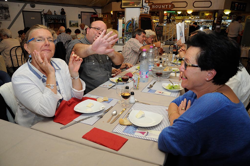 Soirée d'été au Relais du port à Jaux