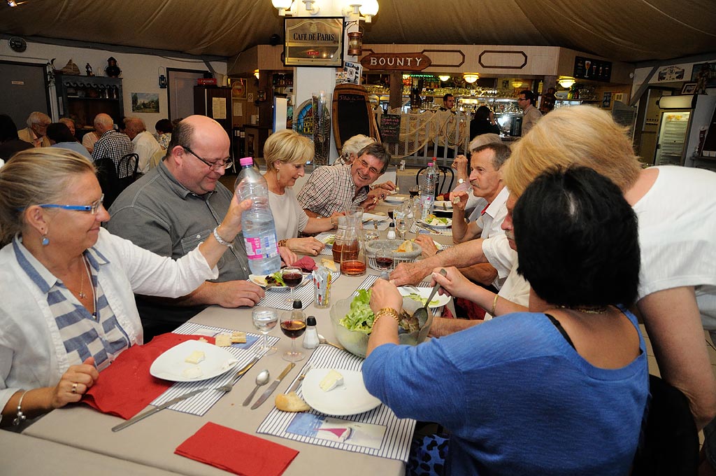 Soirée d'été au Relais du port à Jaux