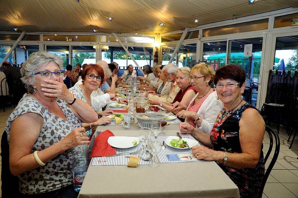 Soirée d'été au Relais du port à Jaux