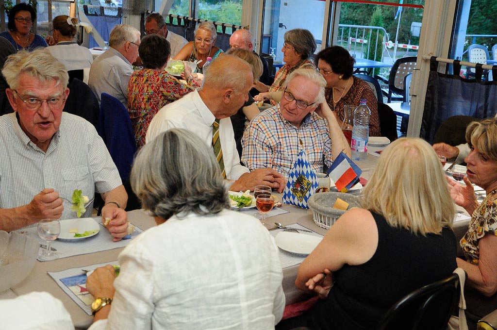 Soirée d'été au Relais du port à Jaux