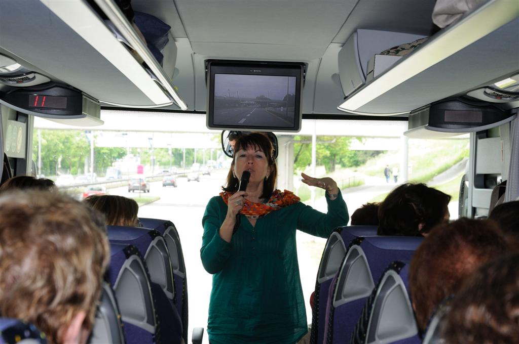 Notre guide dans le bus