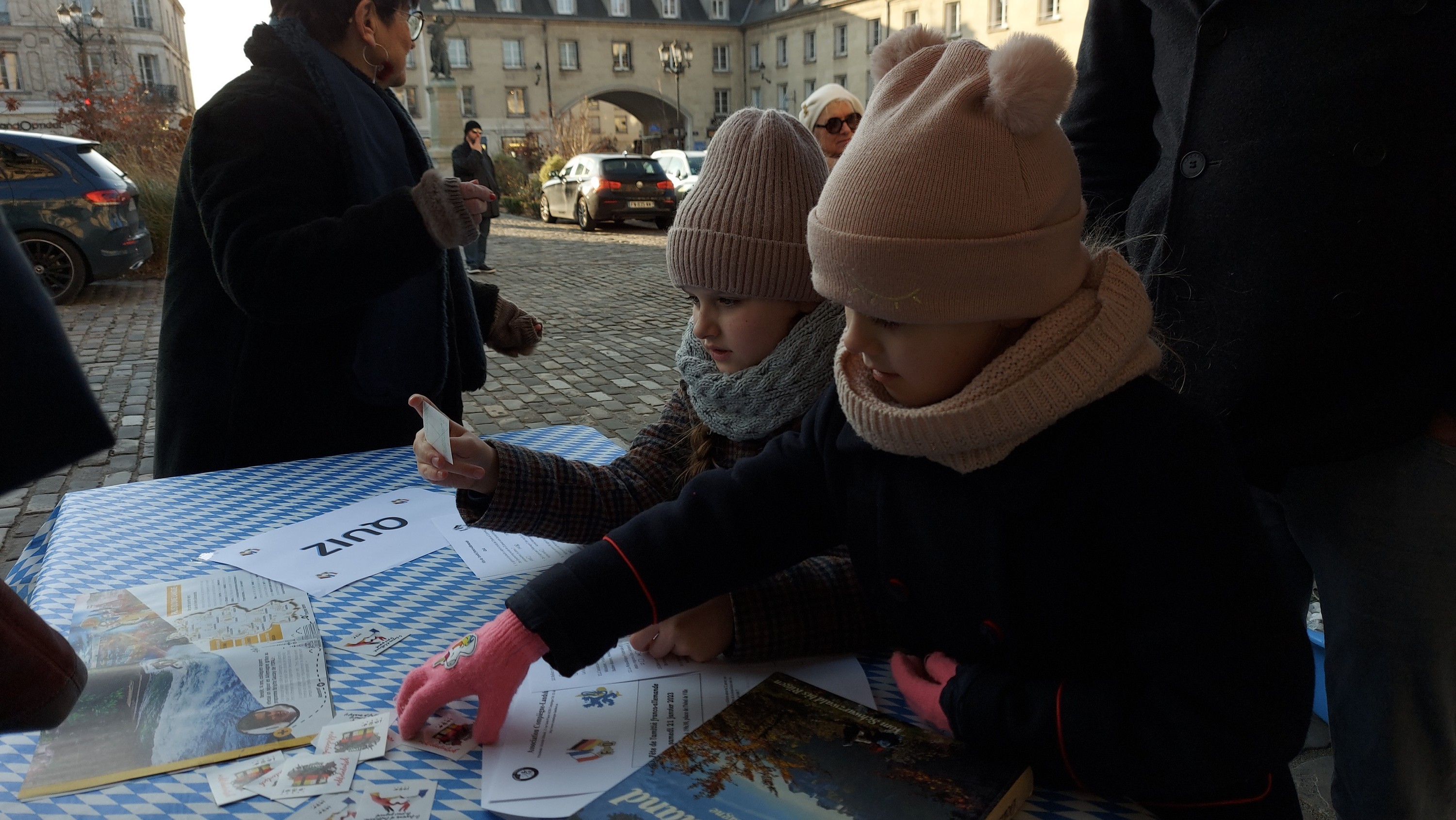 Des enfants participent au Quiz