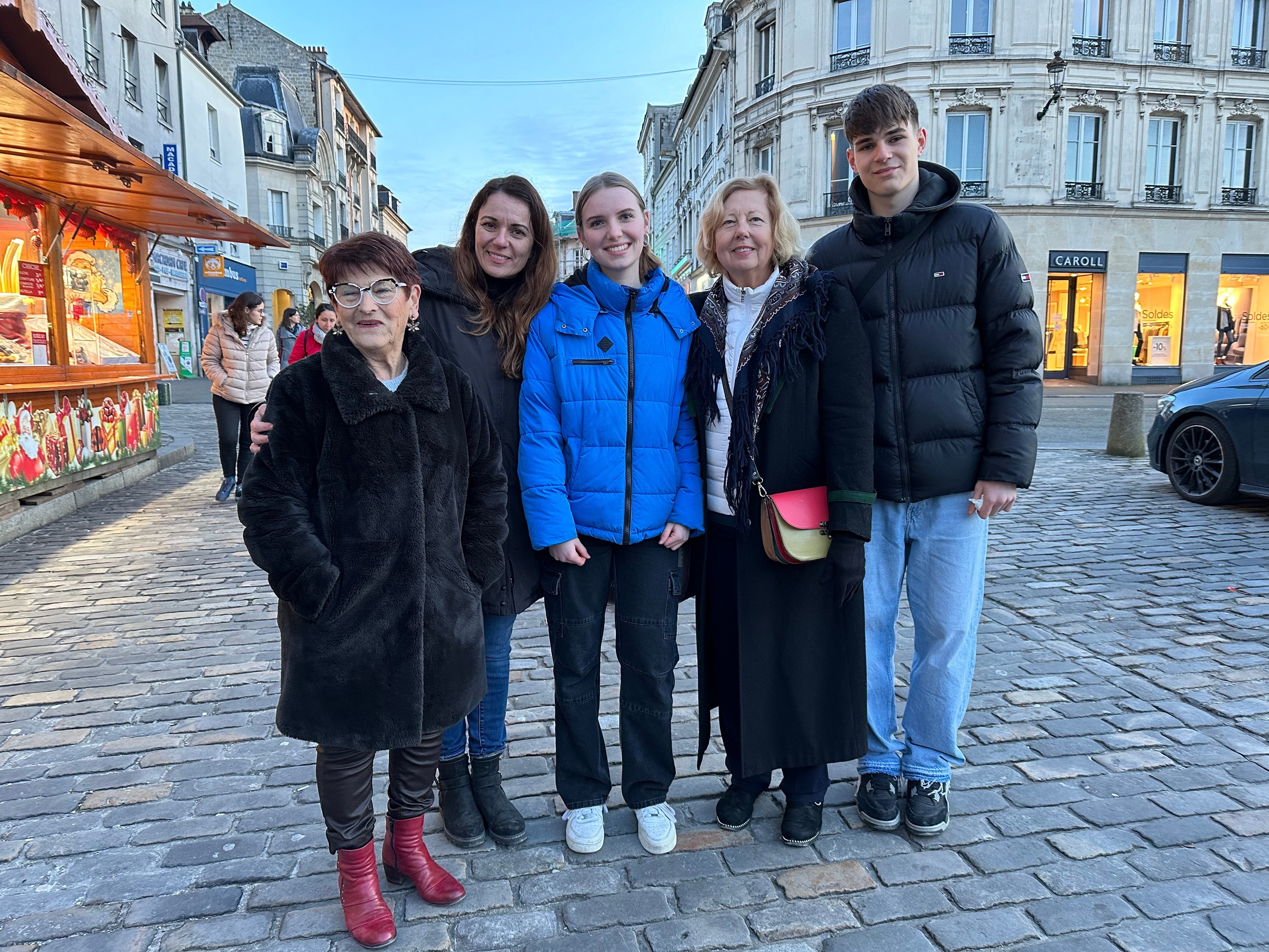 Michèle et Marie Claude avec les jeunes de Landshut