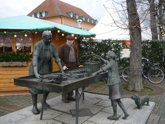 Schwetzingen La marchande d'asperges Spargelfrau