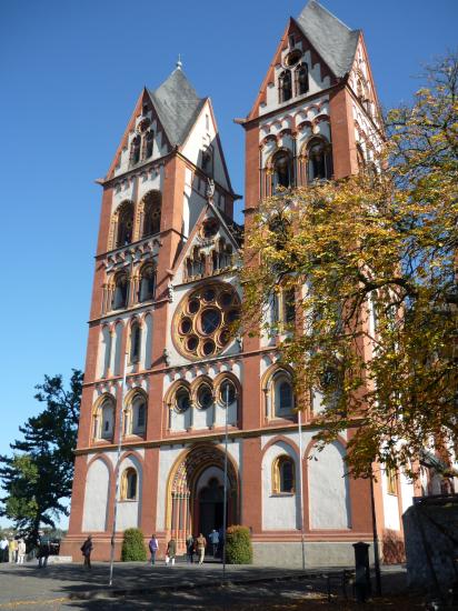 La cathédrale Saint Georges 1235 du style roman tardif au gothique primitif