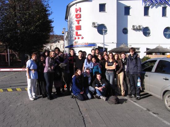 Photo du groupe. Cet événement était subventionné par le programme européen Youth In Action et patronné par la ville de Landshu