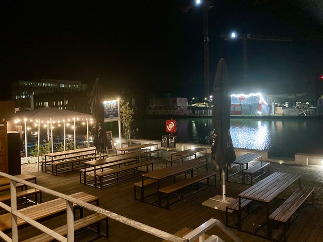 Au restaurant Spelunke