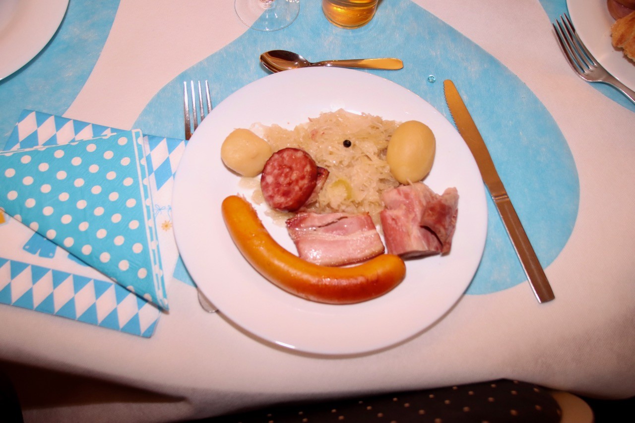 Grande Fête Bavaroise avec choucroute, bière, musique traditionnelle (et autres).