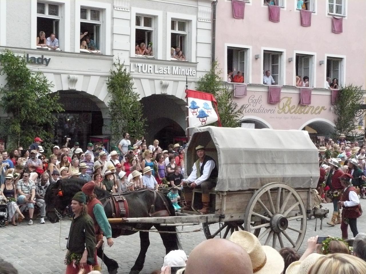 Hochzeitszug cariot et couleurs de Landshut