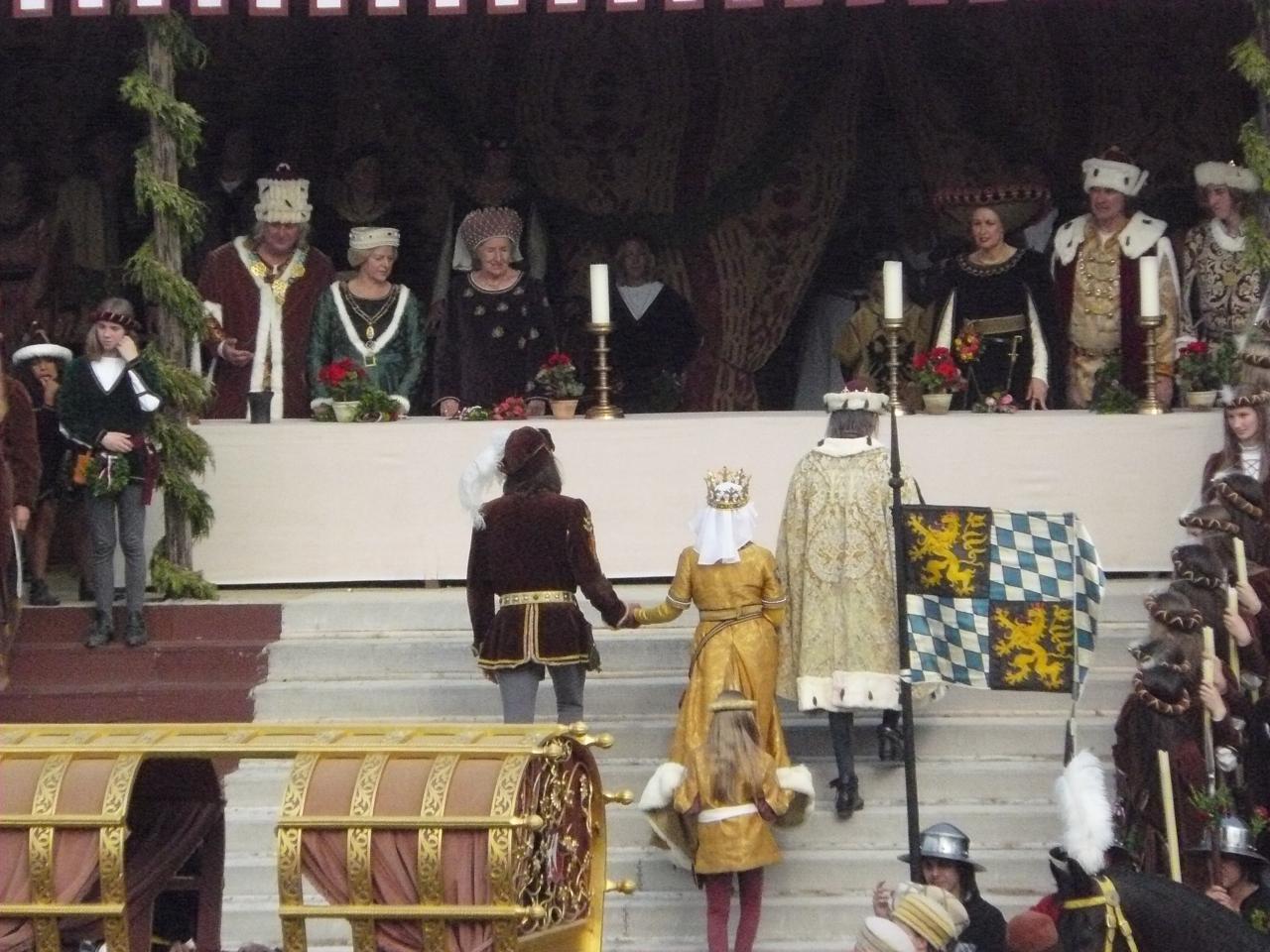 Les mariés vont prendre place
