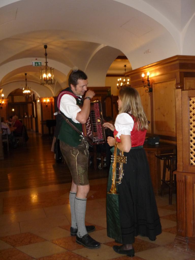 Serveurs à la Hofbräuhaus