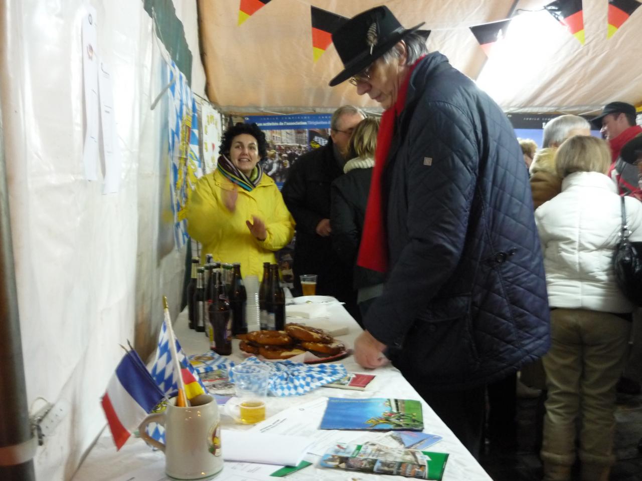 Fête de l'amitié franco-allemande devant l'hotel de ville à Compiègne