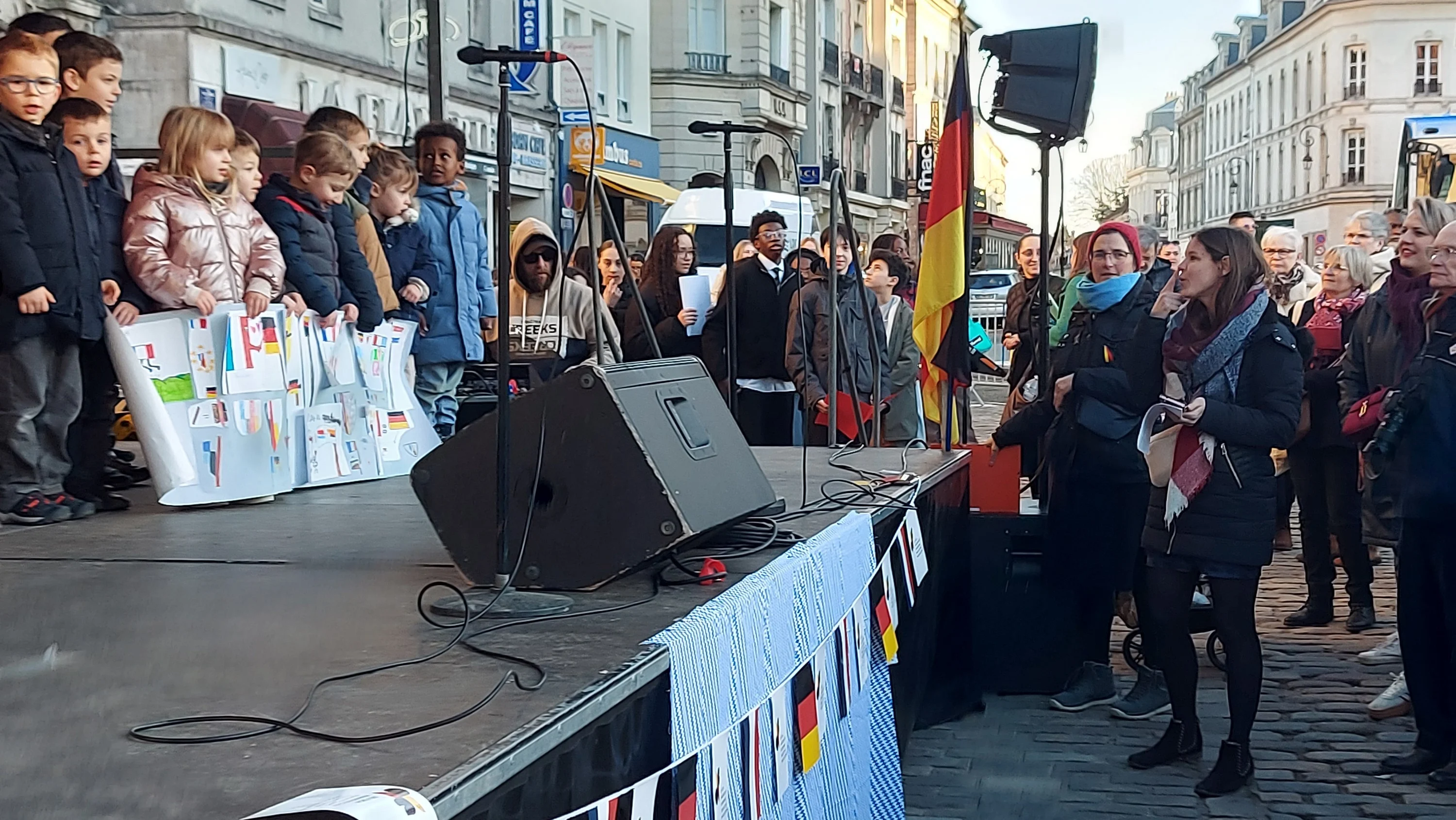 Anne Cécile dirige l'école de Jonquières