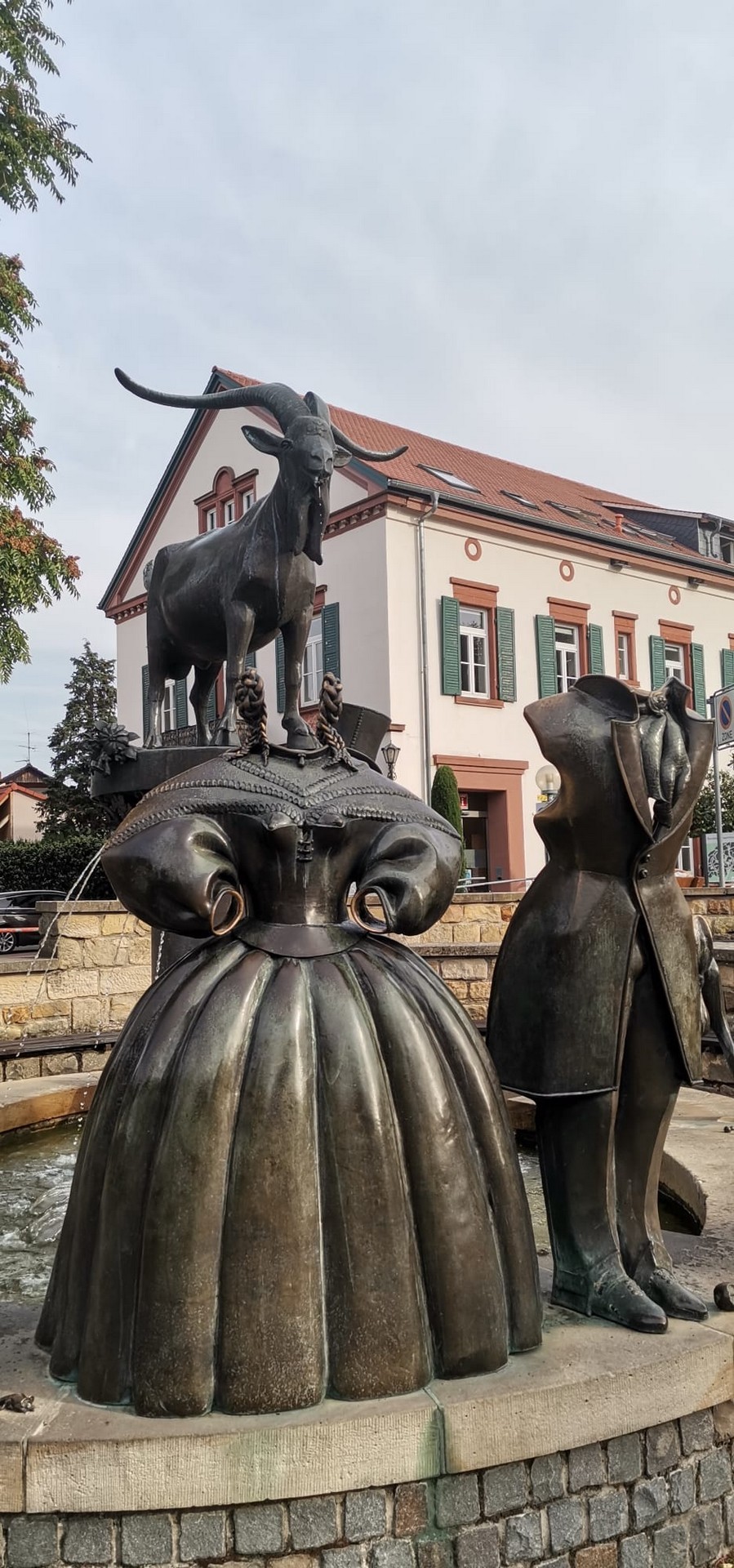 La fontaine et ses statues