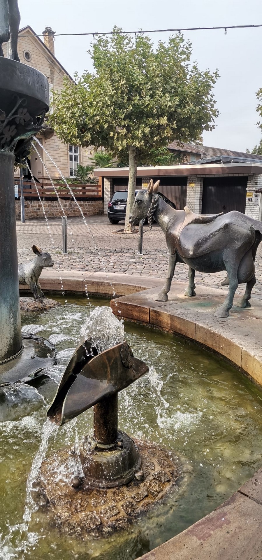 La fontaine et ses statues